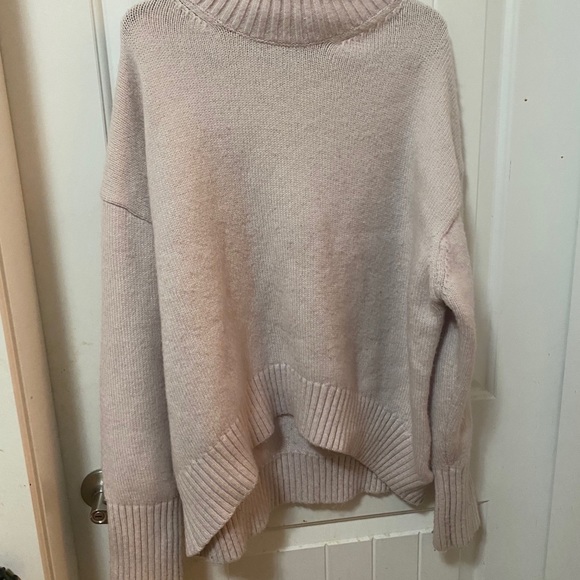Light pink sweater - Picture 2 of 3
